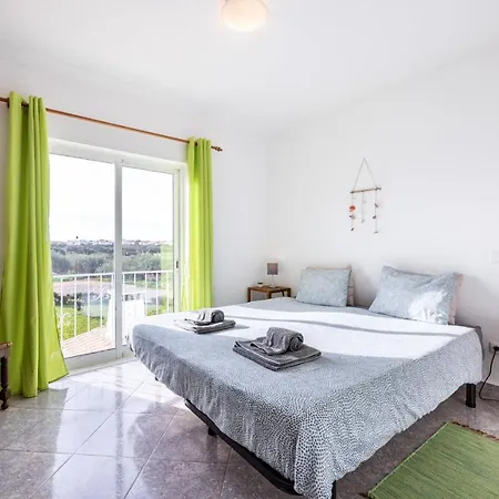 Πανσιόν Local *