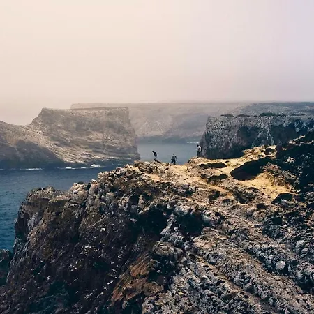 Local Πανσιόν *