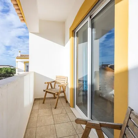 Pensjonat Local *
